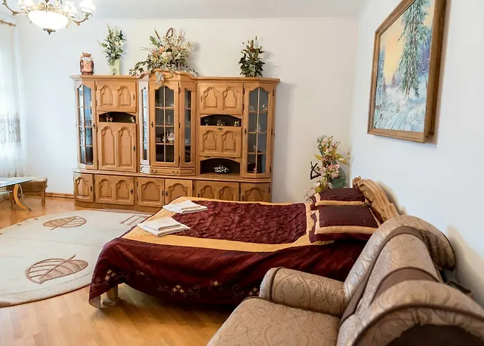 山林小屋 